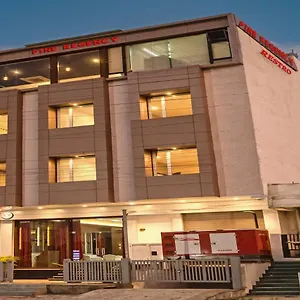 Pine Regency - Aravali's Peak View Hotel